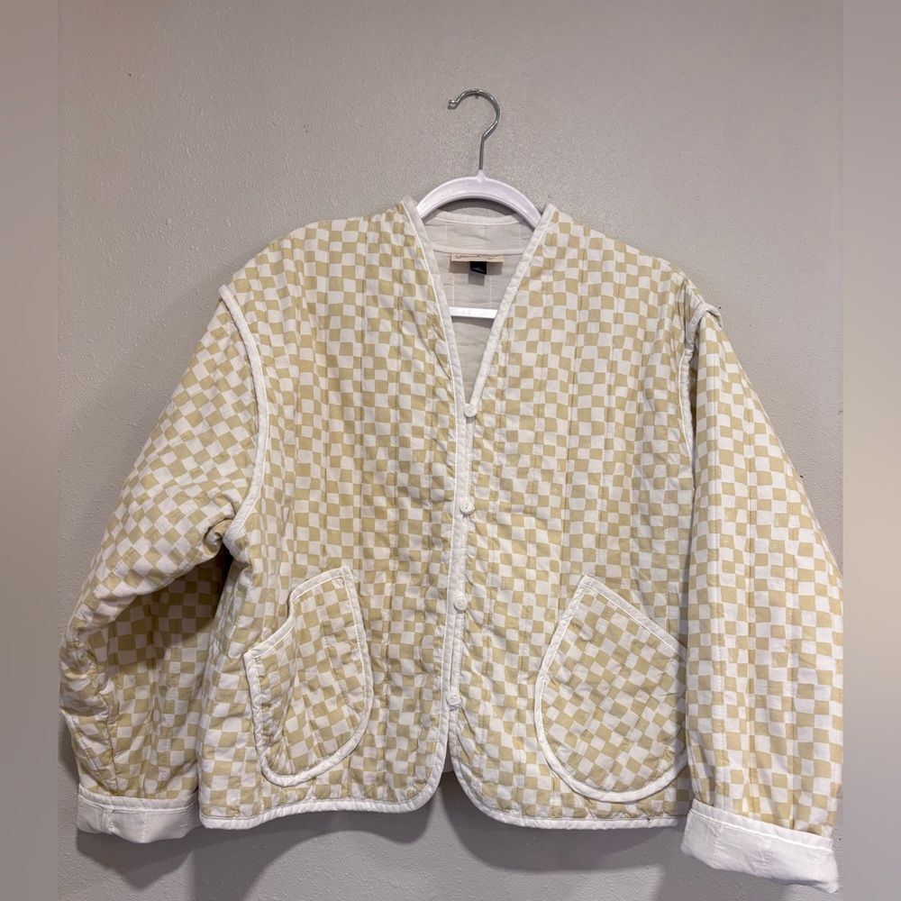 Universal Thread Women's Beige & White Quilted Button-Up Jacket gingham